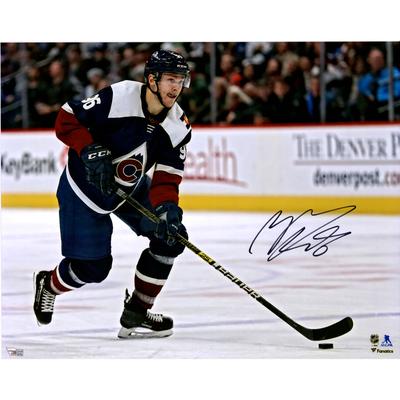 Mikko Rantanen, Colorado Avalanche, signiertes 16 x 20 Zoll großes Foto vom Eiskunstlauf im alternativen Trikot Image