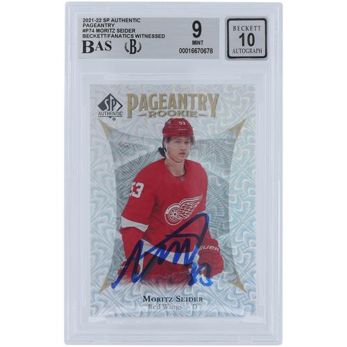 Moritz Seider Detroit Red Wings signierte 2021-22 Upper Deck SP Authentic Pageantry #P-74 Beckett Fanatics bezeugte authentifizierte 9/10 Rookie-Karte