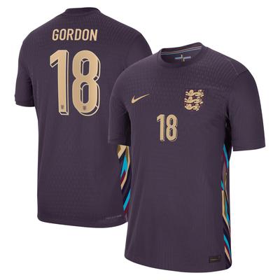 England Nike Dri Fit Adv Auswärtsspieltrikot 2024 – Kinder mit Aufdruck Gordon 18 Image