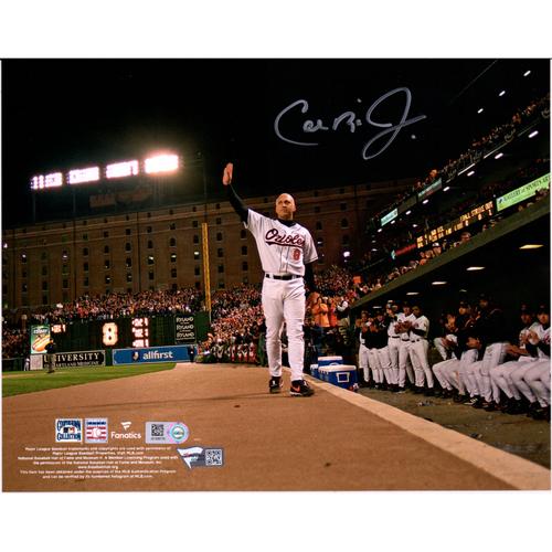 Cal Ripken Jr., Baltimore Orioles, signiertes 8 x 10 Zoll großes Ovation-Foto vom letzten Spiel