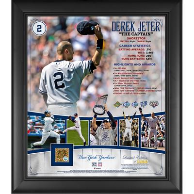 Derek Jeter New York Yankees, gerahmte 15 x 17 Zoll große Hall of Fame-Karriere-Collage mit einer Kapsel aus beim Spiel verwendetem Schmutz – limitierte Auflage von 1000 Image