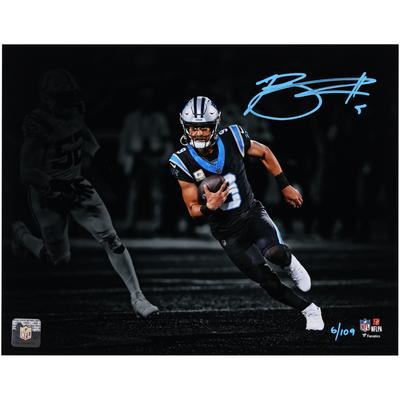 Signiertes Spotlight-Foto von Bryce Young, Carolina Panthers, 11 x 35,6 cm, limitierte Auflage von 109 Stück Image