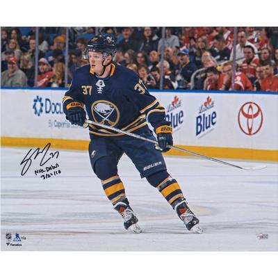 Signiertes NHL-Debütfoto von Casey Mittelstadt, Buffalo Sabres, 16 x 20 Zoll, mit der Aufschrift „NHL Debut 3/29/18“ – limitierte Auflage von 18 Stück Image