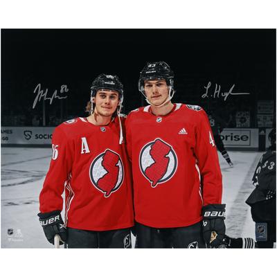 Von Jack Hughes und Luke Hughes, New Jersey Devils, signiertes Doppelfoto, 16 x 20 Zoll Image