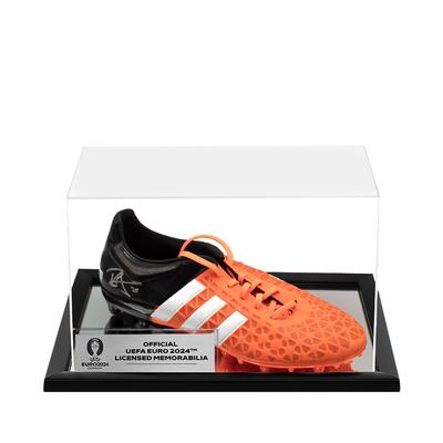 UEFA 2024 Offizieller, von Dele Alli signierter Adidas Ace 15.3 FG, orange-schwarzer Schuh in Acrylhülle Image