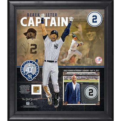 Gerahmte Collage aus dem Trikot-Ruhestand der New York Yankees von Derek Jeter, 15 x 17 Zoll, mit einer Kapsel aus beim Spiel verwendetem Schmutz Image