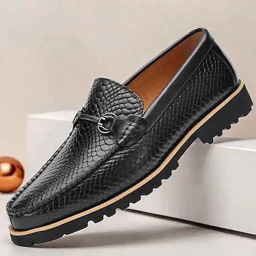 Herren-Loafer aus Schlangenleder mit Metallbesatz - hochwertige Rindslederschuhe für formelle und legere Anlässe Image