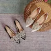 Hochzeit Schuhe 2022 Herbst Neue frauen Schuhe Plus Größe 43 Spitze-up Perle Sanfte Einzelne Schuhe