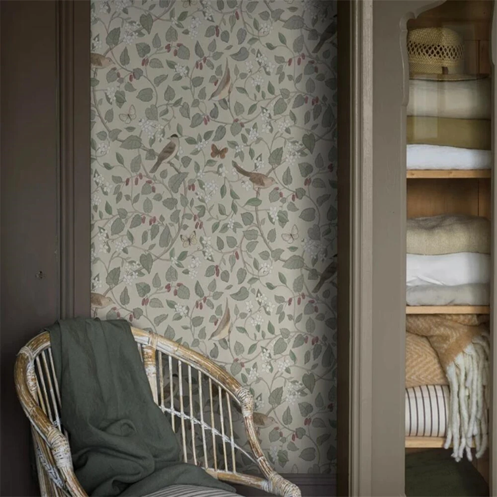 Benutzer definierte Sangfaglar Tapete für Wohnzimmer schöne Singvögel Schmetterlinge unter Maulbeer baum Zweige Tapete dargestellt