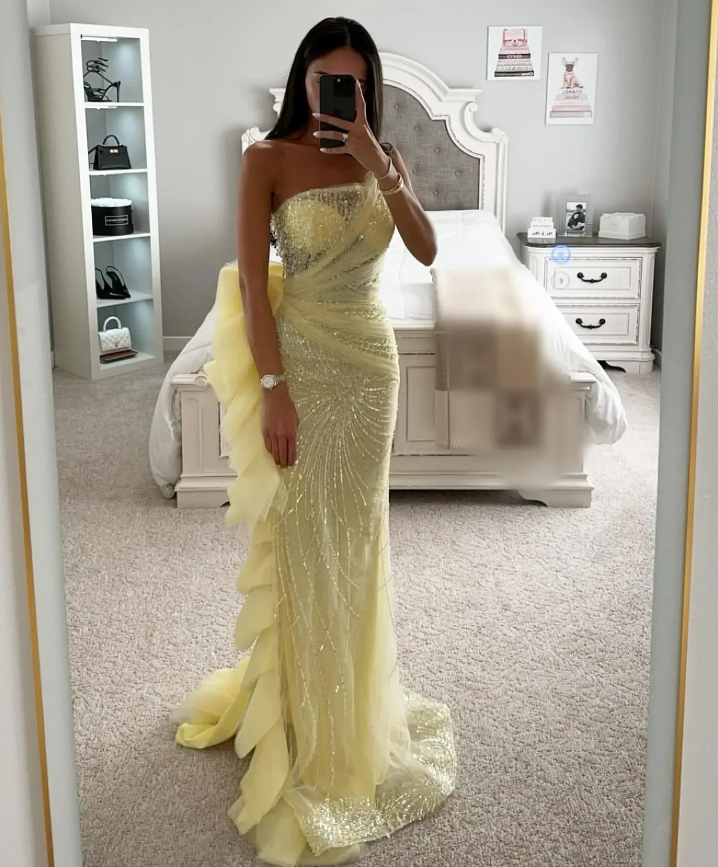 Maßgeschneidertes atemberaubendes gelbes Meerjungfrau-Abschlussballkleid mit Kristallen, trägerlose Abendkleider, elegante formelle Kleider mit seitlichen Rüschen für Frauen