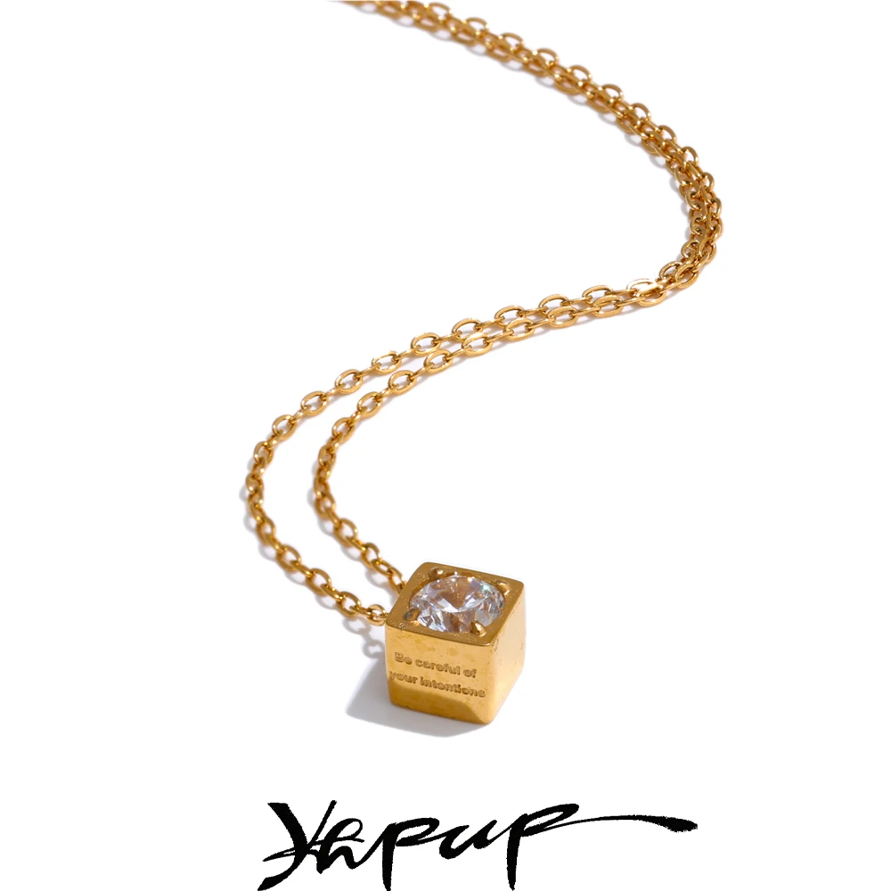 Yhpup „Be Careful of Your Intention“ Zarter quadratischer Halskettenanhänger aus glänzendem Zirkonia aus Edelstahl, schicker Schmuck Image