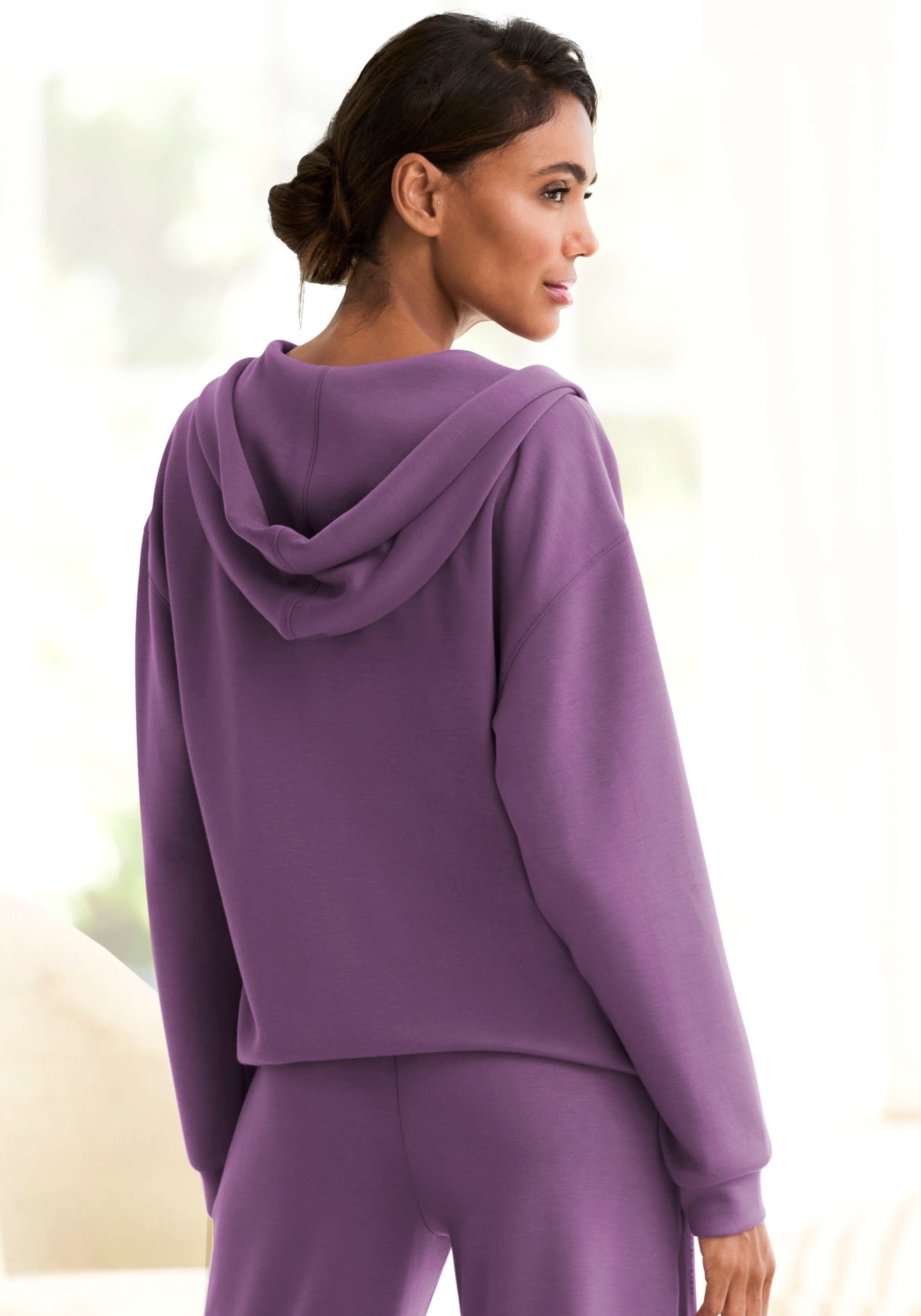 Hoodie FRENCH CONNECTION, Damen, Gr. 48/50, lila, Obermaterial: 55% Viskose, 40% Polyester, 5% Elasthan, unifarben, Basic, bequem hüftlang, V-Ausschnitt, Bündchen, Sweatshirts Hoodie, mit V-Ausschnitt und breitem Kragen, Loungewear