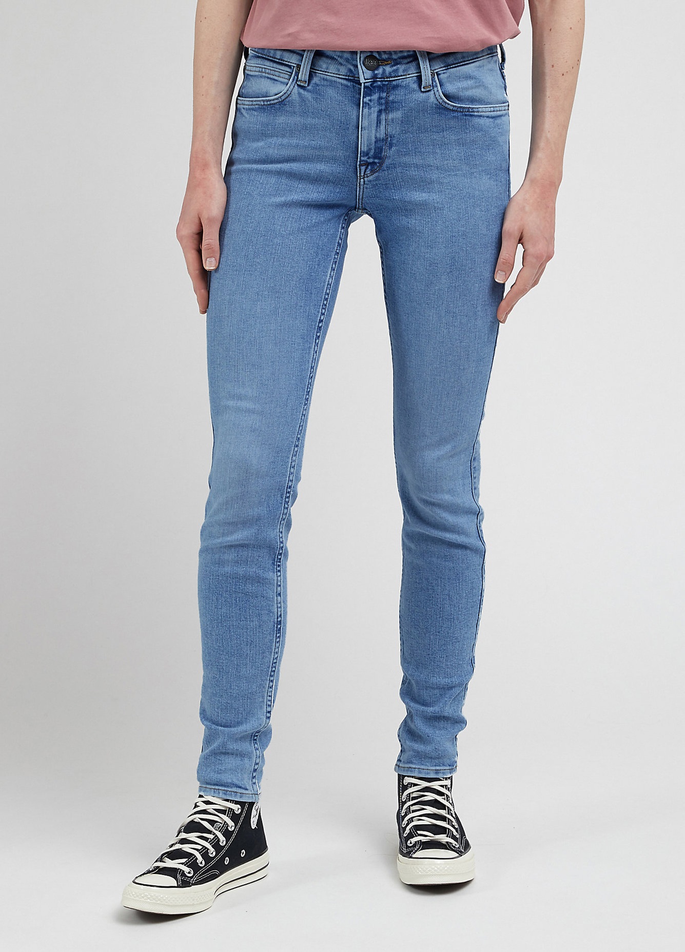 Lee - SCARLETT MAJESTIC WAVE Image