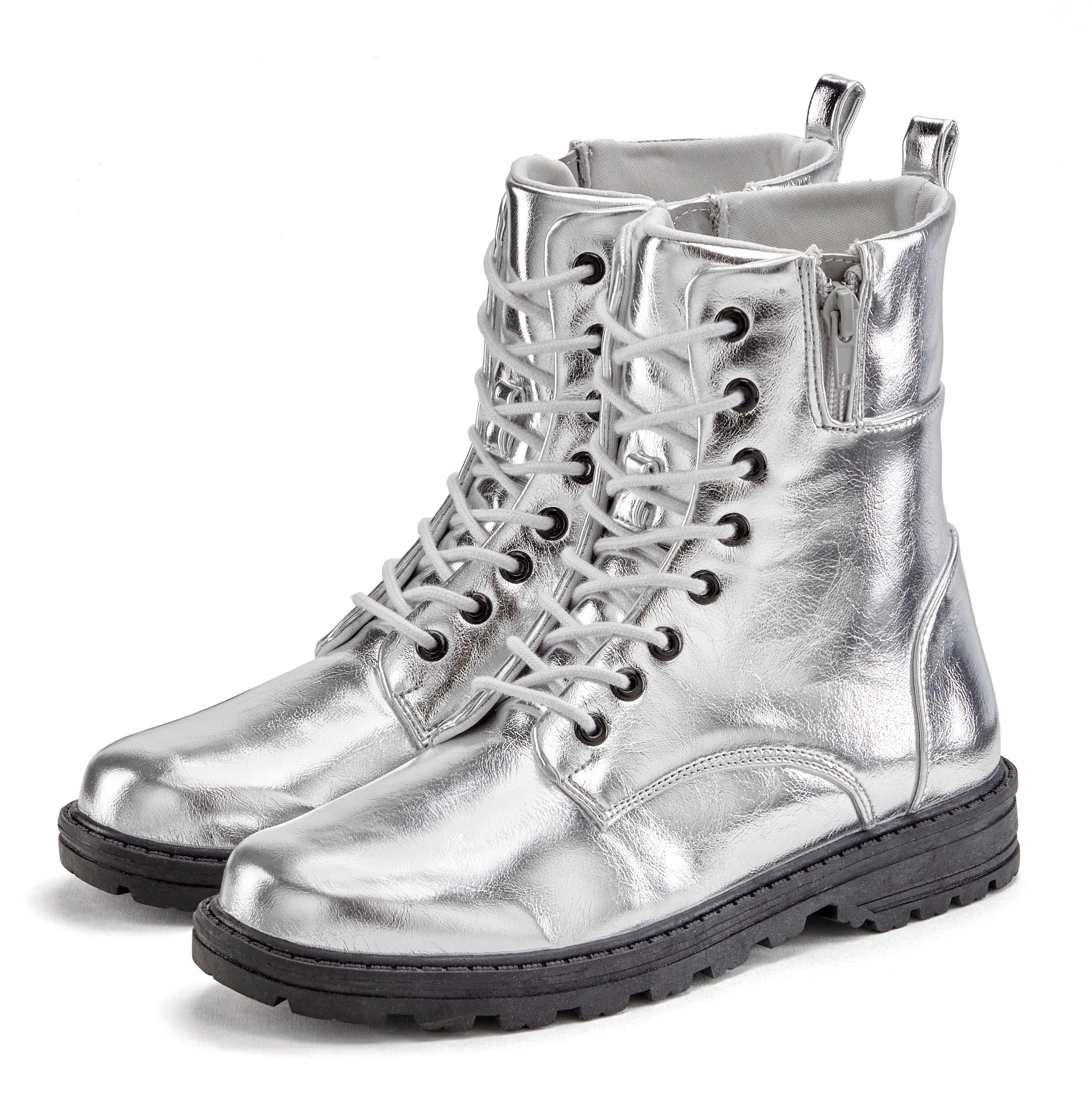 Stiefelette LASCANA, Damen, Gr. 40, silber (silberfarben), Obermaterial: 100% Lederimitat. Decksohle: 100% Textilmaterial. Futter: 100% Textilmaterial. Laufsohle: 100% Synthetik, metallic, unifarben, Schuhe Stiefelette, im angesagten Metallic-Look,...