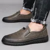 Handgefertigte Herren-Lederschuhe, weiche Sohle, Loafer, Business-Freizeitschuhe, Slip-on-Herrenschuhe, klassische Mokassins, leichte Fahrwohnungen