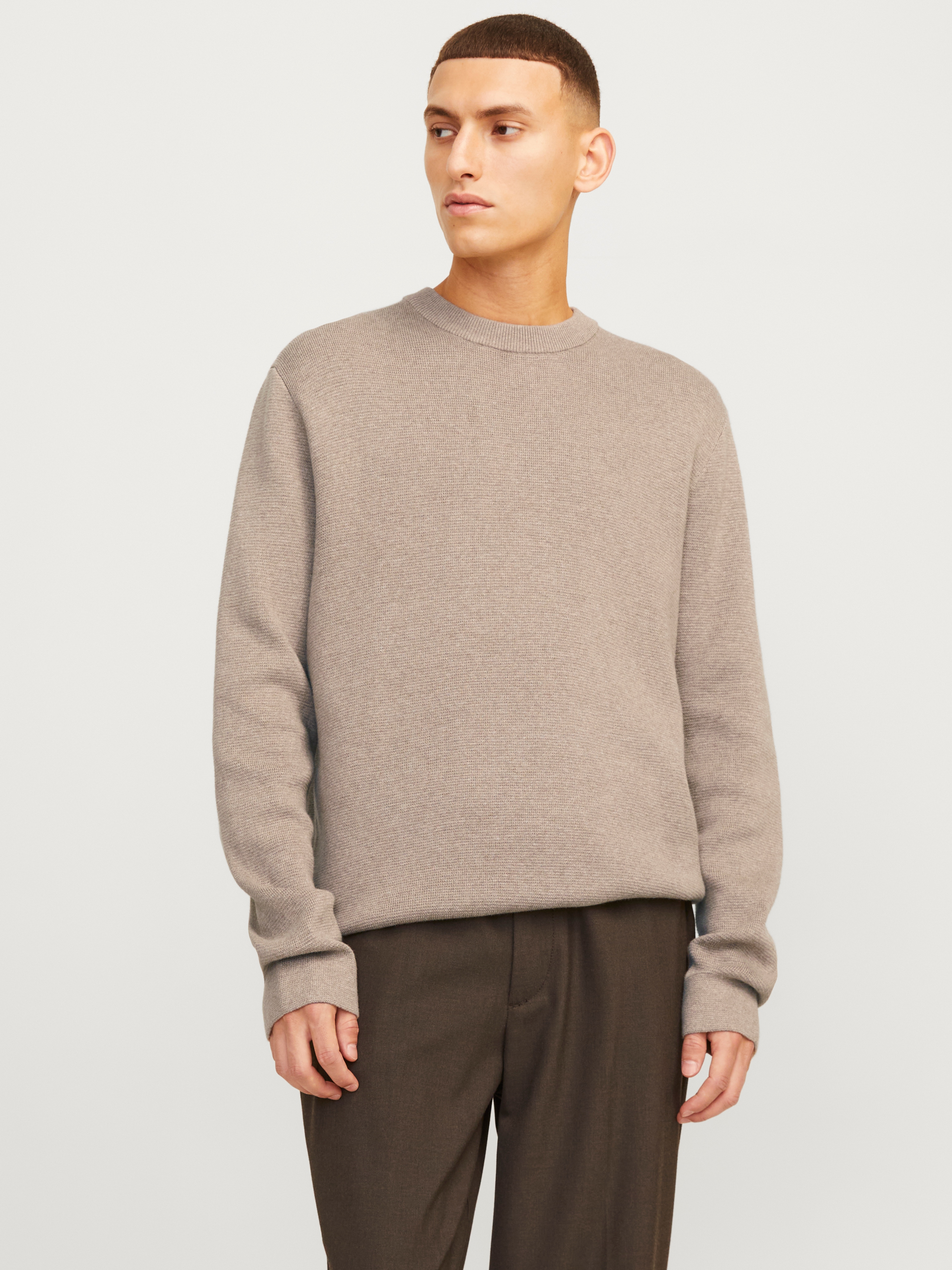 Strickpullover JACK & JONES "JPRBLAMILANO STITCH KNIT CREW NECK SN", Herren, Gr. L, beige (greige), Strick, Obermaterial: 100% Baumwolle, meliert, modisch, relaxed fit hüftbedeckend, Rundhals, Langarm, Pullover Image