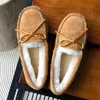 Neue 100% Natürliche Wolle Echtes Leder Frauen Flache Winter schuhe Frauen Mokassins Casual Faulenzer Plus Größe Winter schuhe