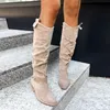 Herbst Winter Neue Frauen Lange Stiefel Niedrigen Ferse Seite Zipper 40-43 Wildleder Hohe Barrel Stiefel Große Größe plattform schuhe Frauen