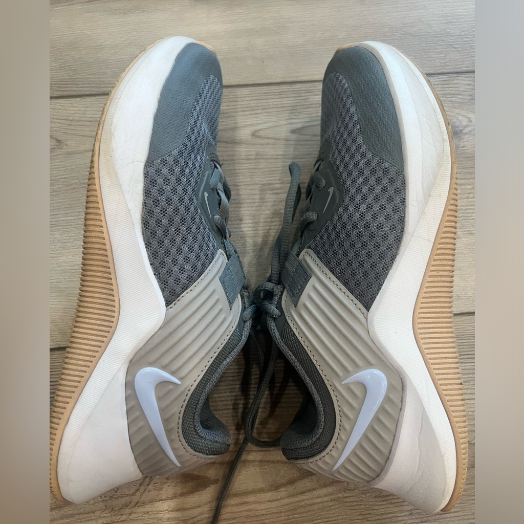 Nike Shoes | Women’s Nike Tennis Shoes Size 6.5 | Color: Gray | Size: 6.5