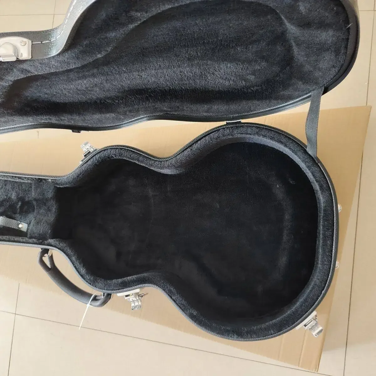 Schwarzer Hartschalen-E-Gitarren koffer für LP-Gitarre überlegene PU-Hardware Image
