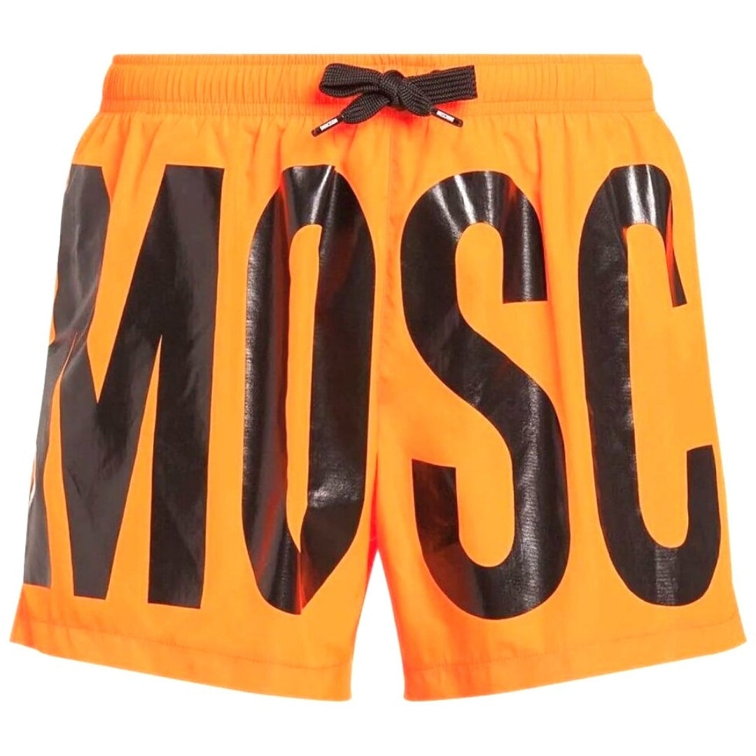 Kurze Badeshorts mit leuchtend orangefarbenem Logo der Marke Moschino Image