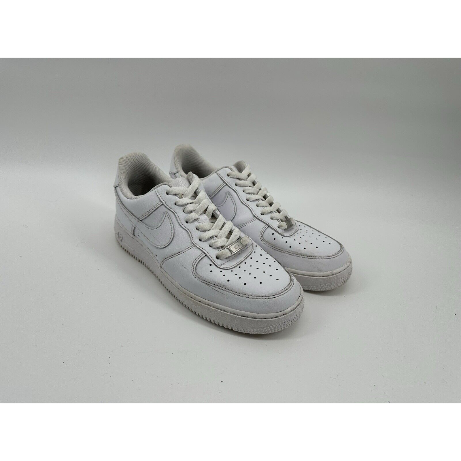 Nike Shoes | Air Force 1 '07 Nike Sz 8 Low White Leather Tennis Shoes Sneakers | Color: White | Size: 8