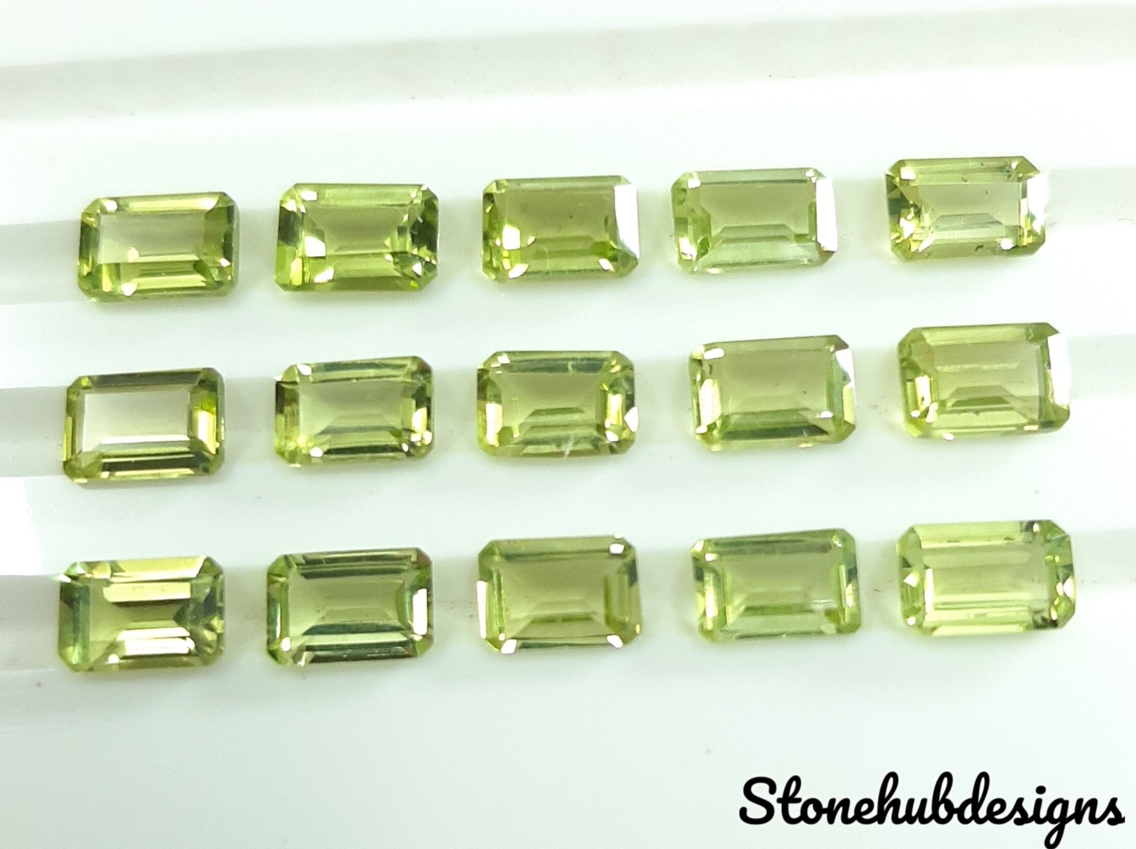 3 x 4 MM, 3 x 5 mm, 4 x 6 MM, 5 x 7 MM Natürlicher Peridot Facettierter Edelstein im Achteckschliff, AAA-Peridot-Oktagon kalibrierter loser Edelstein