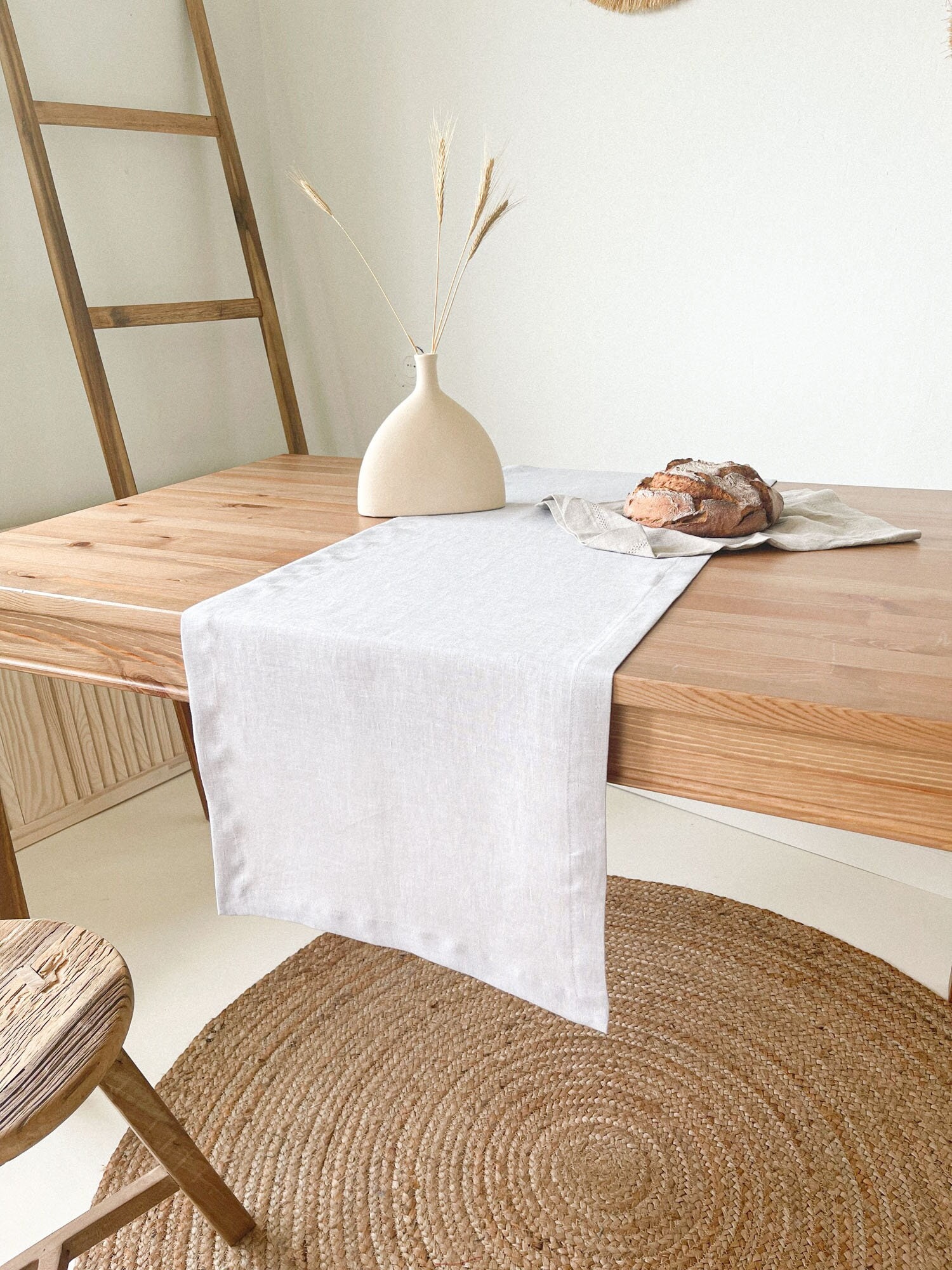 Runner da tavolo country grigio chiaro, runner da tavolo Boho, runner da tavolo vintage, runner da tavolo in lino, runner da tavolo in lino