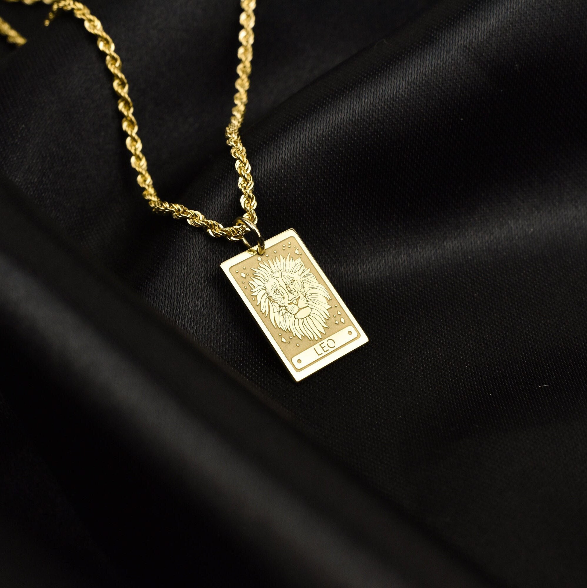 Ciondolo con carta dei tarocchi del segno del Leone in oro 14 carati, collana con segno zodiacale, gioielli personalizzati con segno del Leone, ciondo
