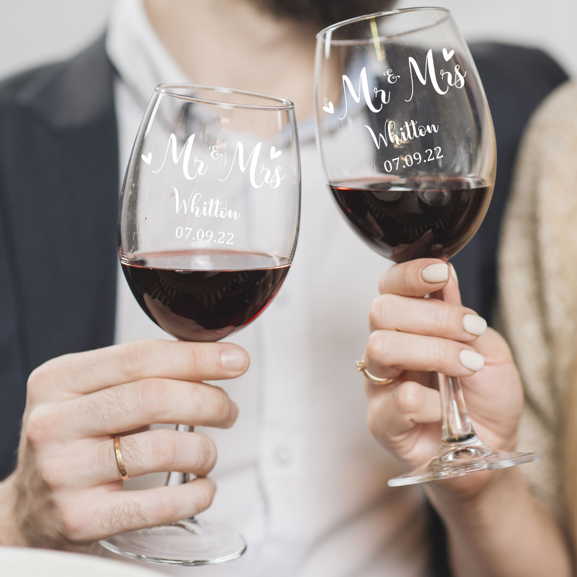 Bicchieri da vino personalizzati, set di 2 bicchieri da vino personalizzati, regalo sposi sposi bicchieri da vino incisi, bicchieri personalizzati Reg