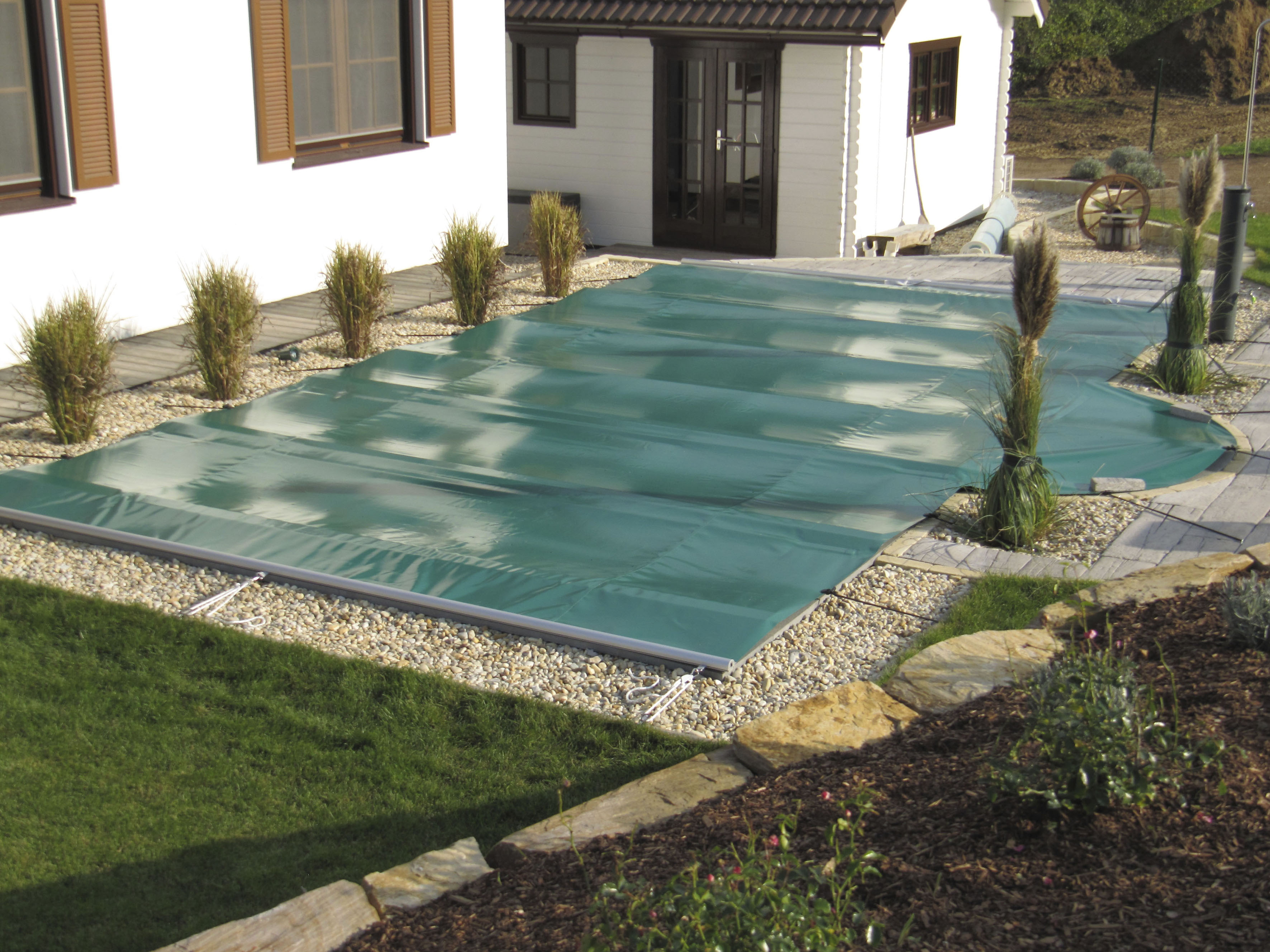 Pool-Abdeckplane KWAD "mit Aluminium-Querstreben verstärkt für Pools der Größe 6,0 x 3,0 m", beige (sand), B:350cm L:650cm, Polyvinylchlorid (PVC), Planen, in verschiedenen Farben Image