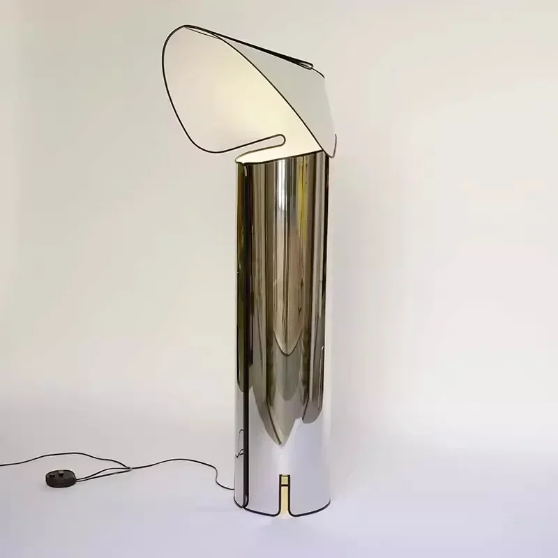 Luxus Hut Tischlampen Nordic Steel Art Hotel High-End Stehlampen Italienischer minimalistischer Designer Ausstellungshalle Persönlichkeit Licht