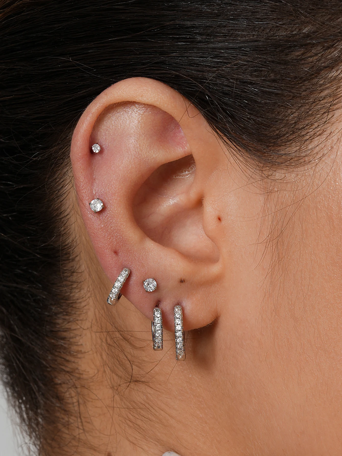 6 Paar kleine CZ-Creolen für Damen, Huggie-Creolen, winzige Ohrstecker mit flacher Rückseite für Knorpelhelix Tragus Image