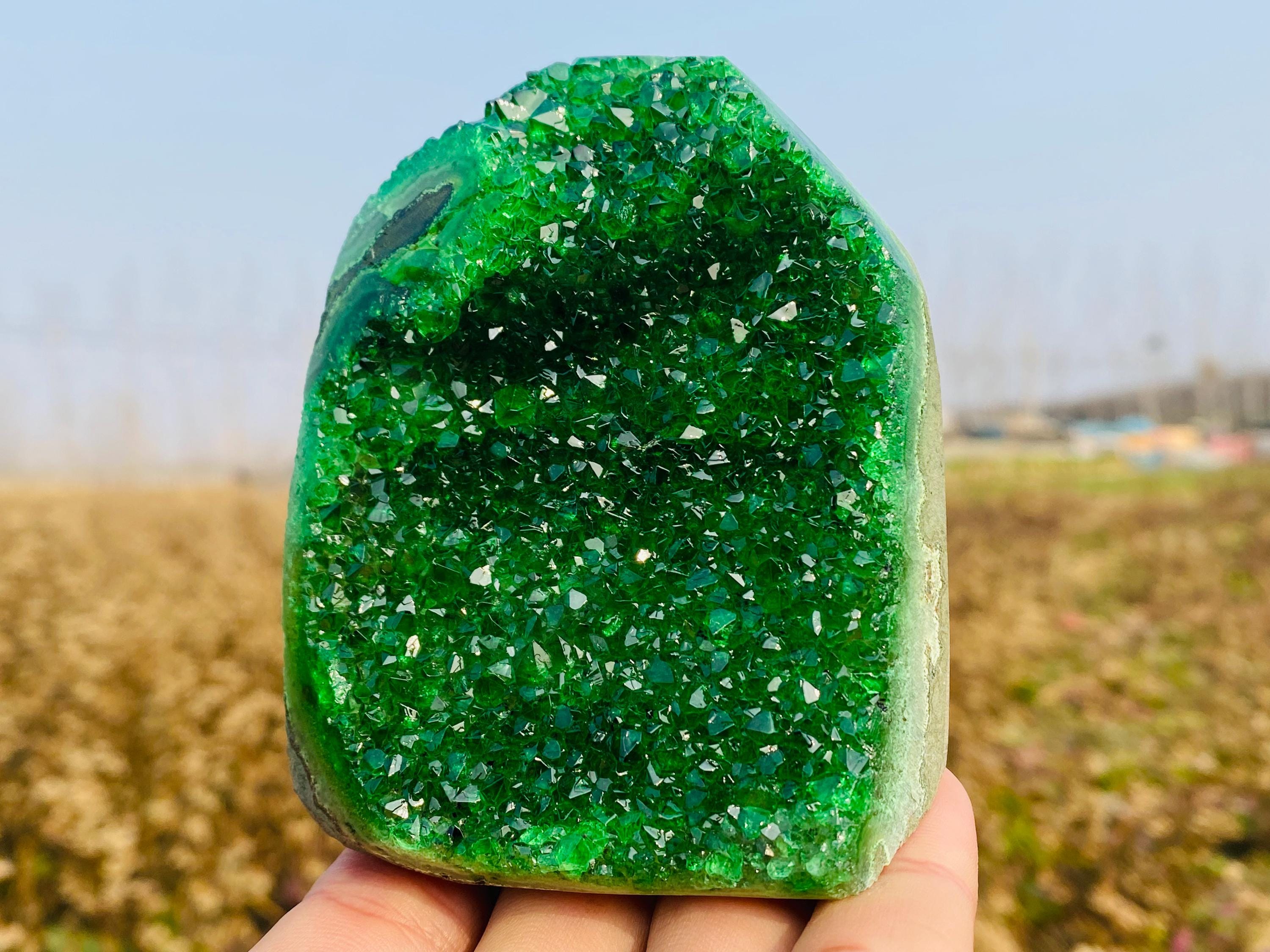 Quarzo geode verde, geode intagliato a mano, esemplare di cristallo Vug, esemplare di geode di cristallo, decorazione per la casa, regali di cristallo