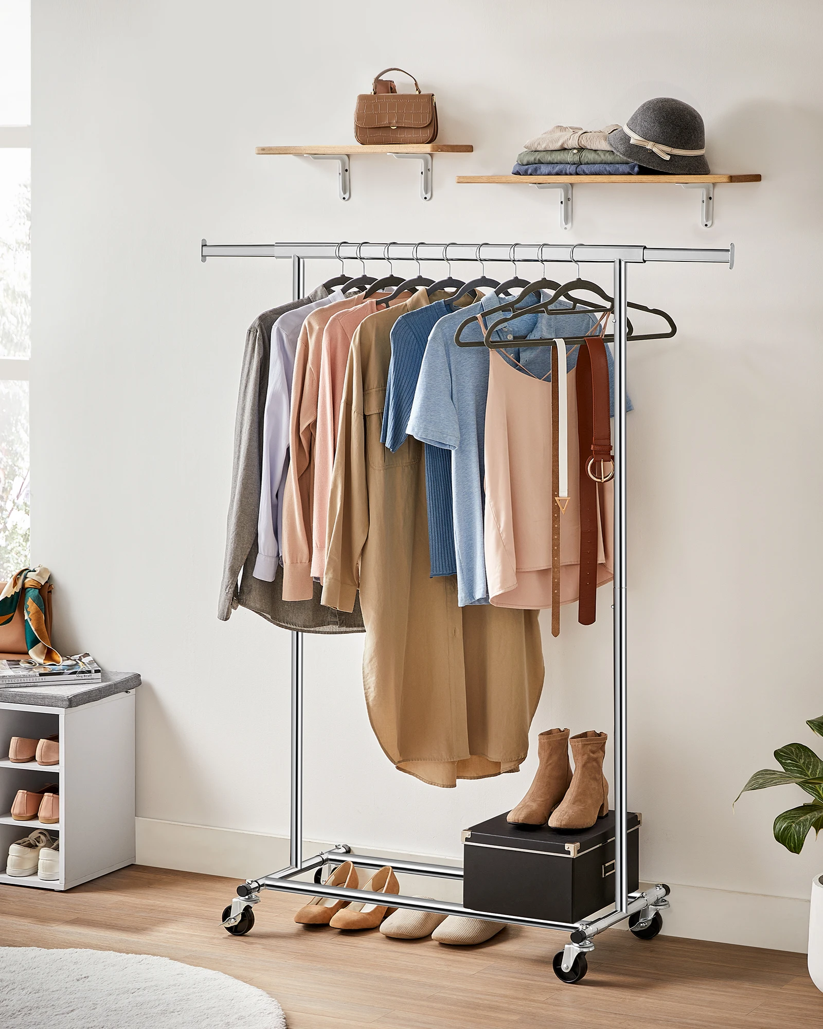 SONGMICS Kleiderständer auf Rollen, Schwerlast-Garderobenständer, ausziehbare Kleiderstange, bis 100 kg belastbar