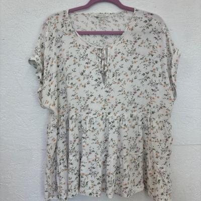 American Eagle Outfitters Tops | America Eagle Flowy Short Sleeve Blouse, Xl | Color: Cream | Size: Xl