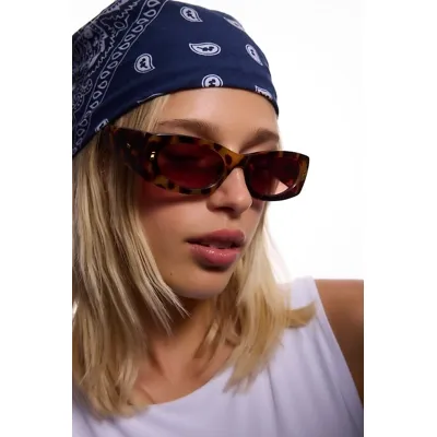 UO Matilda Clean Sunglasses - Brown at Urban Outfitters
