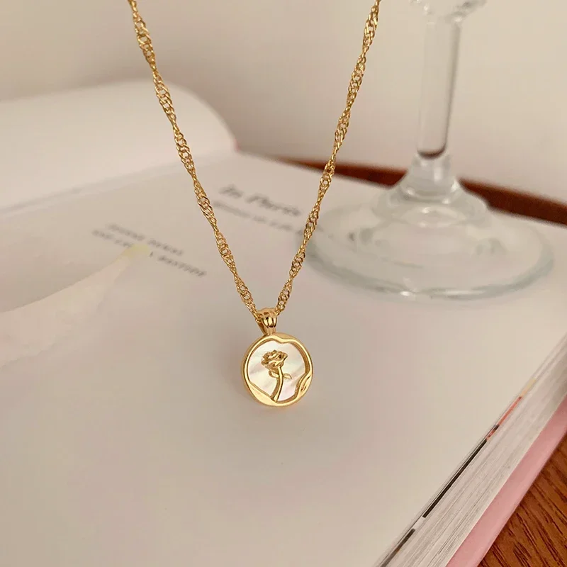 Einfache Unregelmäßige Runde Anhänger Halskette frauen Mode Gold Farbe Münze Rose Blume Halskette Sexy Hals Kette Partei Schmuck