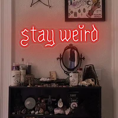 Stay Weird Neon Schild Vintage Schriftart Dekor Zimmer Wandkunst Dunkle Kunst Dekor Image