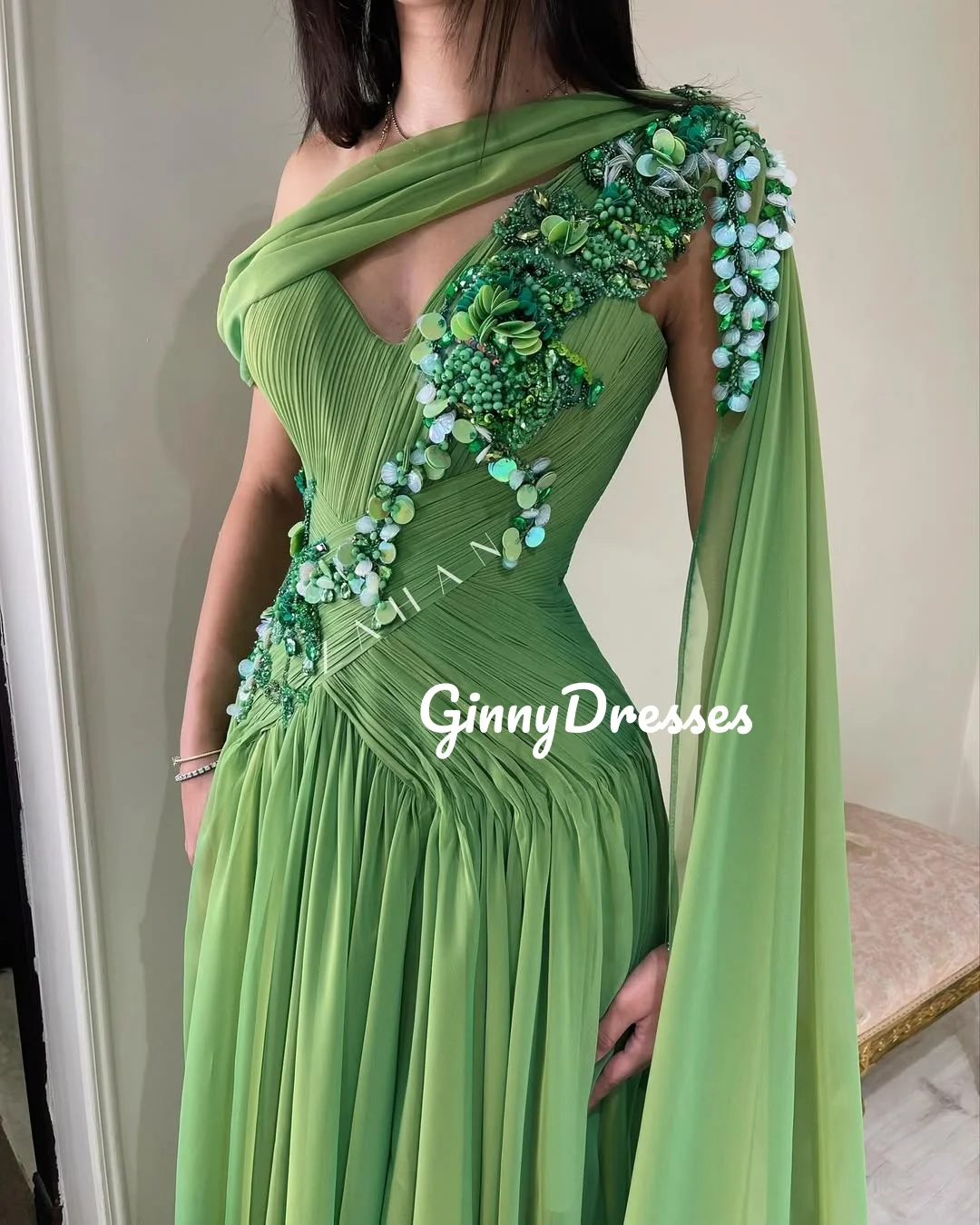 Maßgeschneidertes Vestidos De Fiesta Dia A-Linie One-Shoulder-Abendkleid mit bodenlangem Perlenbesatz, Blumen, Reißverschluss, ärmelloses Futter