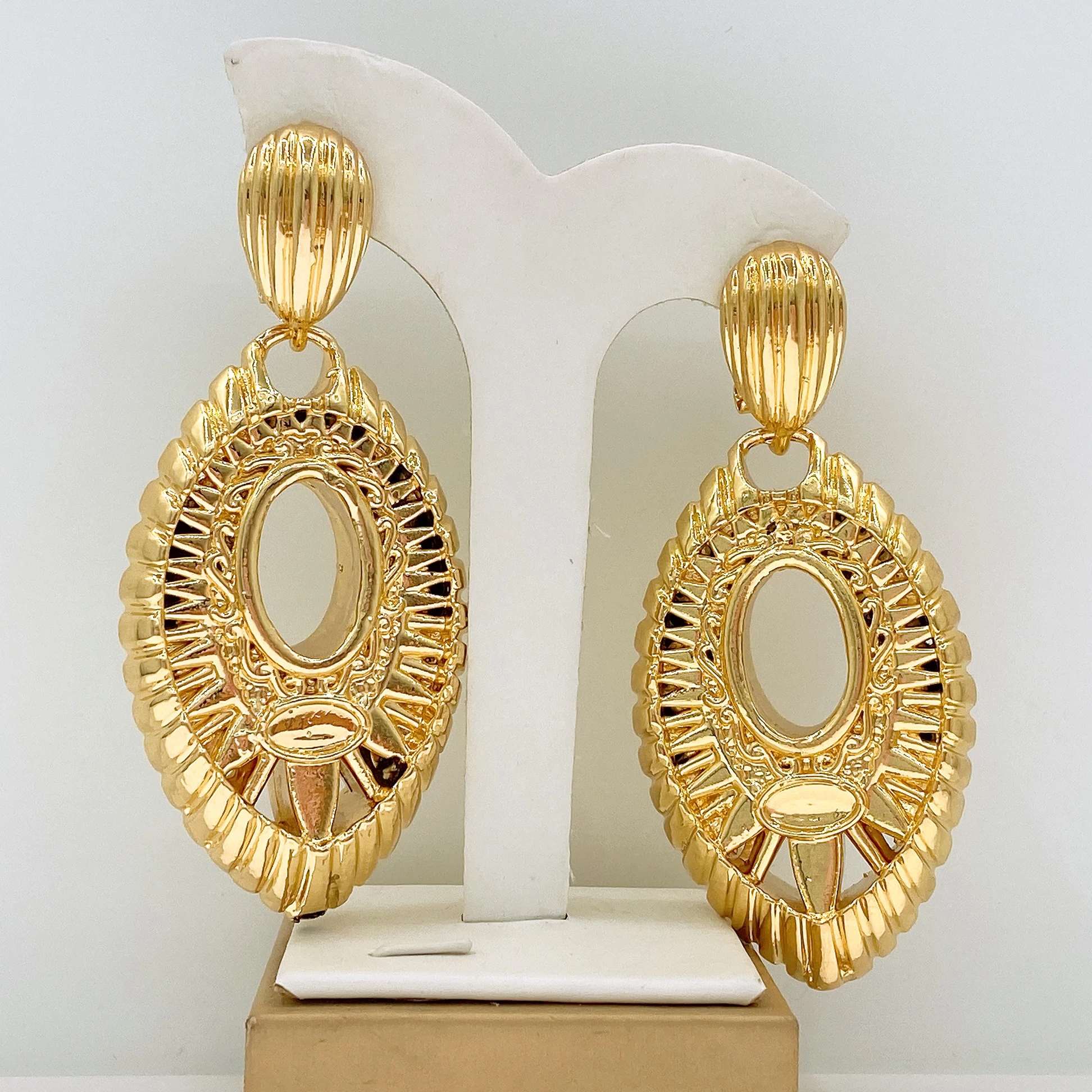 Punk Exquisite Große Ohrringe Für Frauen Mode Gold Zirkon Mädchen Hochzeit Party Temperament Schmuck Frauen 2024 Neue In