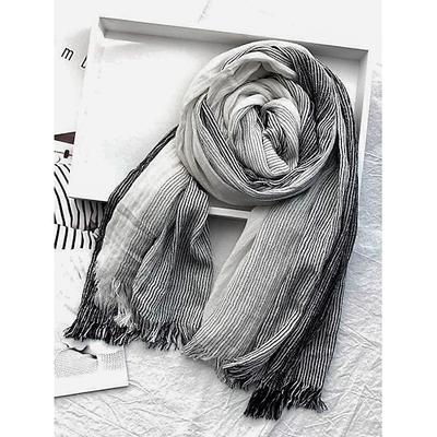 sciarpa leggera in cotone sfumato da uomo – accessorio di moda casual per outfit primaverili, autunnali e quotidiani