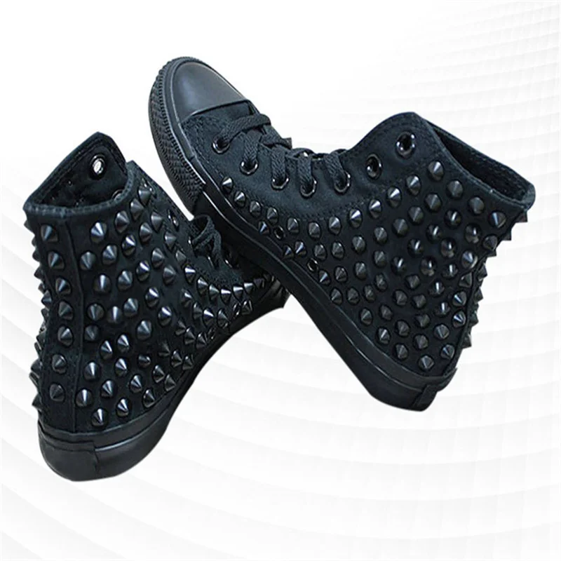 Schwarze High-Top-Leinwandschuhe mit genieteten Punk-Hip-Hop-Street-Dance. Handgefertigte, große, lässige Turnschuhe für Herren und Damen, Größe 35–46