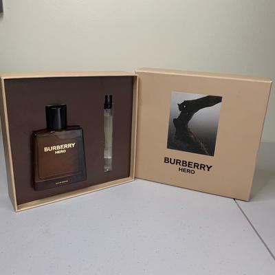 Burberry Grooming | Burberry Hero 2 Piece Gift Set: Eau De Parfum 100ml - Eau De Parfum 10ml For Men | Color: Brown/Cream | Size: Os