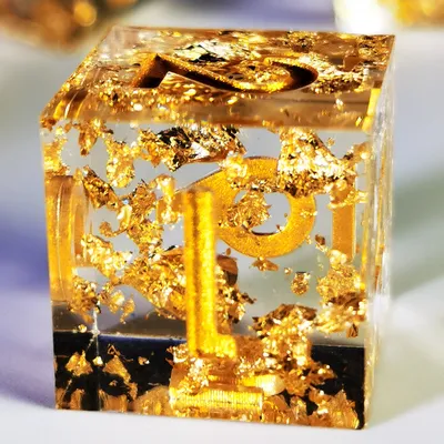 DnD Würfelset – 7-teilige polyedrische Würfel aus Goldharz mit Drachenmuster für D&D, RPG-Spiele und Image