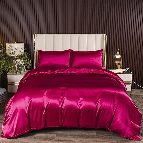 Seiden-Bettbezug-Set – luxuriöse, ultraweiche und atmungsaktive Bettwäsche für ultimativen Komfort. Hergestellt aus 100 % Maulbeerseide für ein glattes, hautfreundliches Gefühl und natürliche Temperaturregulierung. Image
