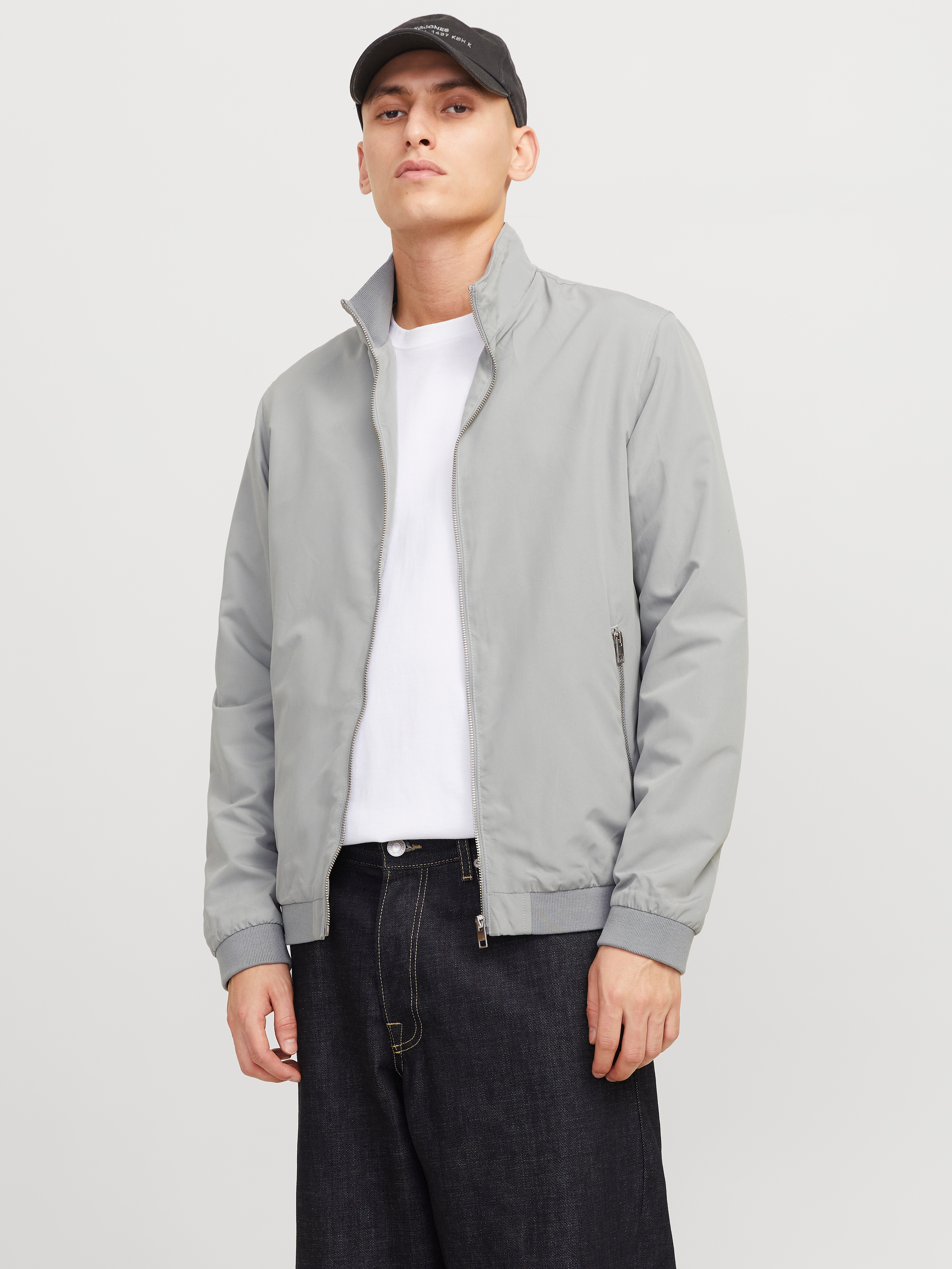 Blouson JACK & JONES "JJERUSH Stylisch, funktional, ideal für Herbst, pflegeleicht", Herren, Gr. XXL, grau (ultimate grau), Web, Obermaterial: 100% Polyester, unifarben, regular fit taillenbedeckt, ohne Ausschnitt, Rippbündchen, Jacken Blouson, mit...