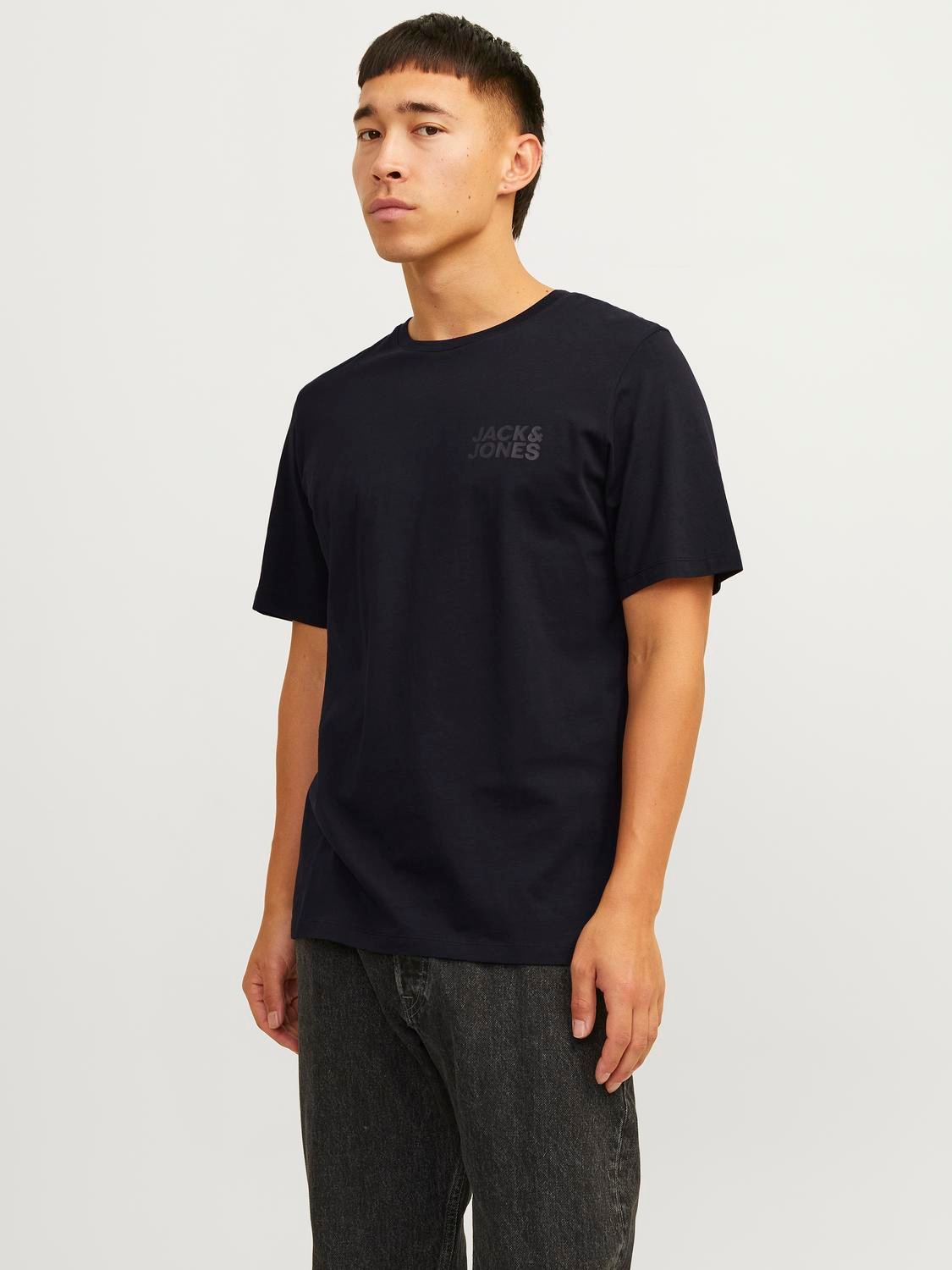 Rundhalsshirt JACK & JONES "JJECORP mit Logo-Print und klassischem Rundhals", Herren, Gr. XS, schwarz (schwarz detail:small print, schwarz), Single Jersey, Obermaterial: 100% Baumwolle, bedruckt, regular fit taillenbedeckt, Rundhals, Shirts, mit... Image