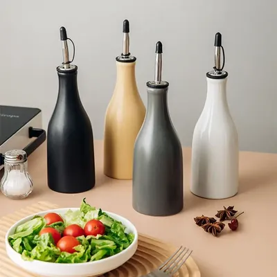 Reduce Oxidation Ceramic Olive Oil Dispenser Bottle Empty Modern Design Opaque Oil Cruet Pour Spout