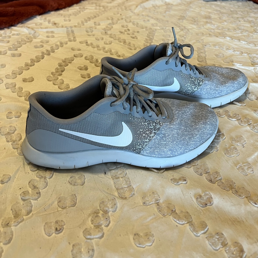 Nike Shoes | Womens Gray Nike Tennis Shoes | Color: Gray/White | Size: 8.5
